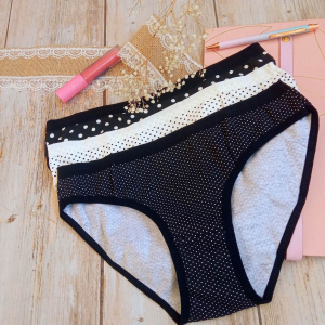 Набір жіночих трусиків, розмір M